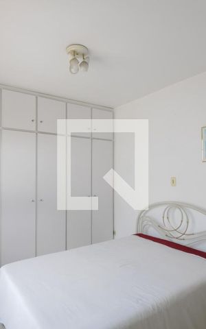 Casa à venda com 267m², 3 quartos e 4 vagas Casa à venda com 267m², 3 quartos e 4 vagasQuarto