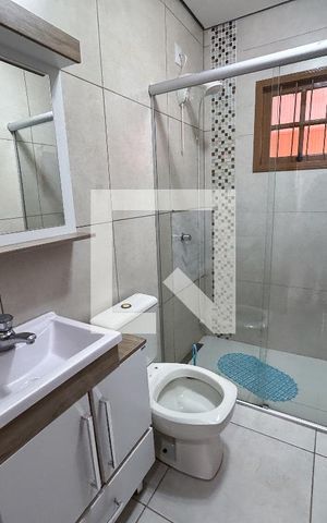 Casa à venda com 169m², 2 quartos e 2 vagas Casa à venda com 169m², 2 quartos e 2 vagasBanheiro//Quarto 1