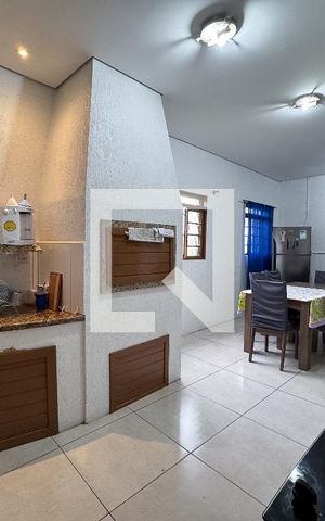 Casa à venda com 169m², 2 quartos e 2 vagas Casa à venda com 169m², 2 quartos e 2 vagasCozinha