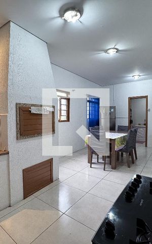 Casa à venda com 169m², 2 quartos e 2 vagas Casa à venda com 169m², 2 quartos e 2 vagasCozinha
