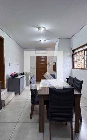 Casa à venda com 169m², 2 quartos e 2 vagas Casa à venda com 169m², 2 quartos e 2 vagasCozinha