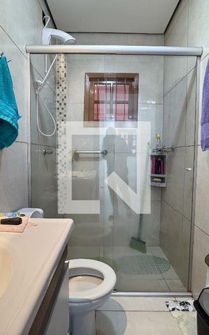 Casa à venda com 169m², 2 quartos e 2 vagas Casa à venda com 169m², 2 quartos e 2 vagasBanheiro