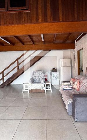 Casa à venda com 169m², 2 quartos e 2 vagas Casa à venda com 169m², 2 quartos e 2 vagasEdícula