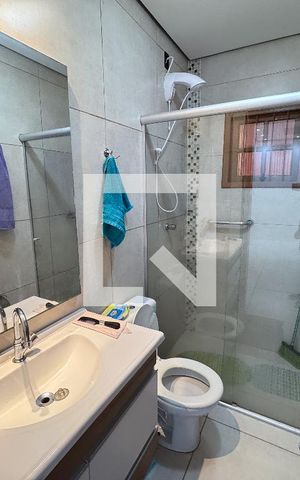 Casa à venda com 169m², 2 quartos e 2 vagas Casa à venda com 169m², 2 quartos e 2 vagasBanheiro
