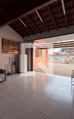 Casa à venda com 169m², 2 quartos e 2 vagas Casa à venda com 169m², 2 quartos e 2 vagasEdícula