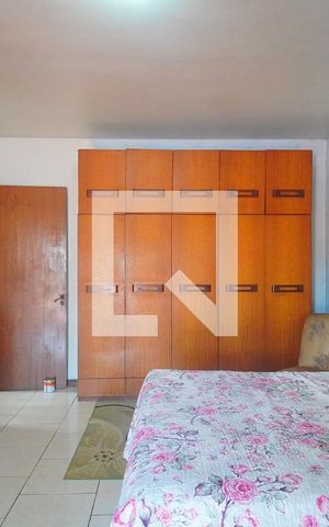 Casa à venda com 300m², 4 quartos e 2 vagas Casa à venda com 300m², 4 quartos e 2 vagasSuíte