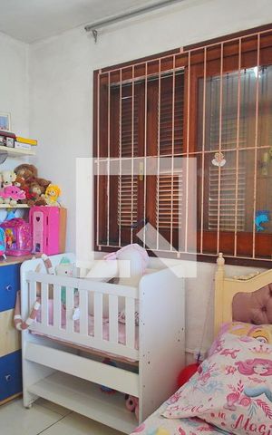 Casa à venda com 300m², 4 quartos e 2 vagas Casa à venda com 300m², 4 quartos e 2 vagasQuarto 2