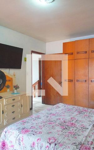 Casa à venda com 300m², 4 quartos e 2 vagas Casa à venda com 300m², 4 quartos e 2 vagasSuíte
