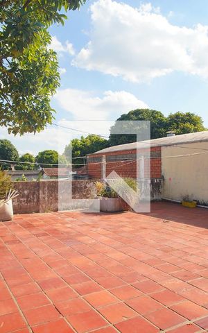Casa à venda com 300m², 4 quartos e 2 vagas Casa à venda com 300m², 4 quartos e 2 vagasvaranda da suite
