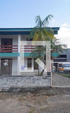 Casa à venda com 300m², 4 quartos e 2 vagas Casa à venda com 300m², 4 quartos e 2 vagasFachada
