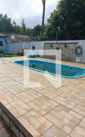 Casa à venda com 580m², 3 quartos e 7 vagas Casa à venda com 580m², 3 quartos e 7 vagasPiscina