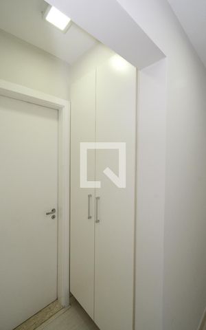 Apartamento para alugar com 163m², 4 quartos e 3 vagasCorredor - Armário