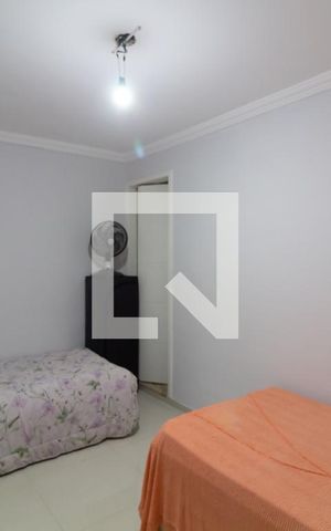 Casa à venda com 298m², 5 quartos e 3 vagas Casa à venda com 298m², 5 quartos e 3 vagasQuarto 2