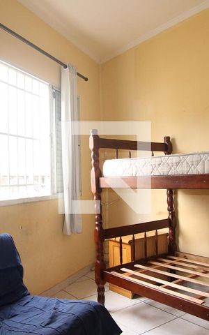 Casa à venda com 268m², 4 quartos e 3 vagas Casa à venda com 268m², 4 quartos e 3 vagasQuarto