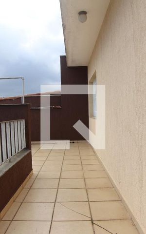 Casa à venda com 268m², 4 quartos e 3 vagas Casa à venda com 268m², 4 quartos e 3 vagasCorredor