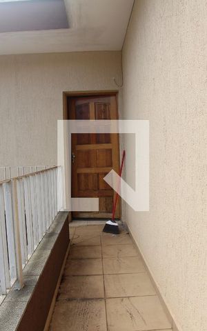 Casa à venda com 268m², 4 quartos e 3 vagas Casa à venda com 268m², 4 quartos e 3 vagasCorredor