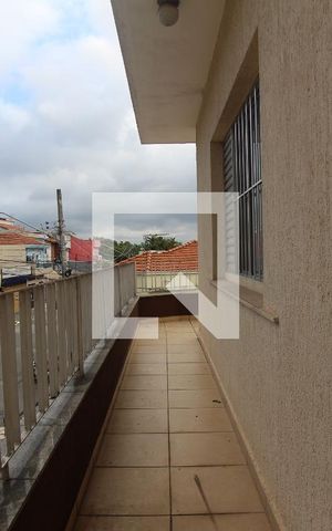 Casa à venda com 268m², 4 quartos e 3 vagas Casa à venda com 268m², 4 quartos e 3 vagasCorredor