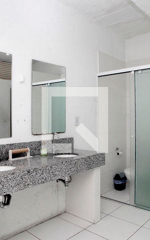 Casa à venda com 230m², 3 quartos e 4 vagasBanheiro 2
