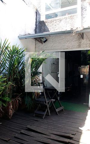 Casa à venda com 230m², 3 quartos e 4 vagasPátio