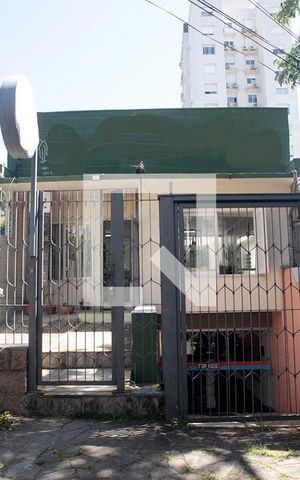 Casa à venda com 230m², 3 quartos e 4 vagasFachada