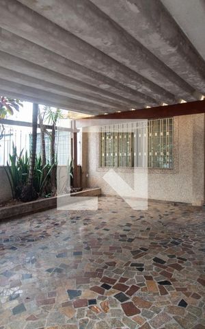 Casa para alugar com 200m², 5 quartos e 2 vagas Casa para alugar com 200m², 5 quartos e 2 vagasGaragem