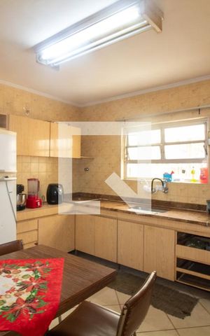 Casa para alugar com 200m², 5 quartos e 2 vagas Casa para alugar com 200m², 5 quartos e 2 vagasCozinha 1