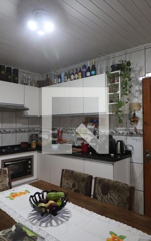 Casa à venda com 130m², 3 quartos e 3 vagasCozinha - Armários
