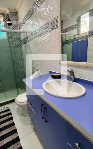 Casa para alugar com 180m², 2 quartos e sem vaga Casa para alugar com 180m², 2 quartos e sem vagaBanheiro Suíte
