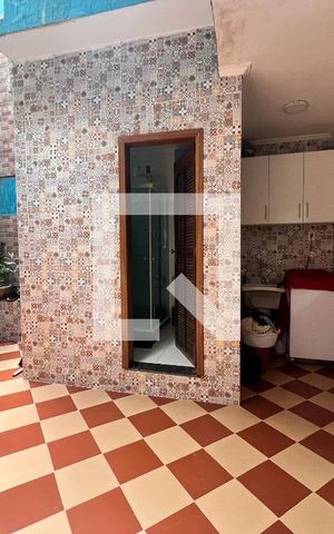 Casa para alugar com 180m², 2 quartos e sem vaga Casa para alugar com 180m², 2 quartos e sem vagaÁrea de Serviço / Banheiro Serviço