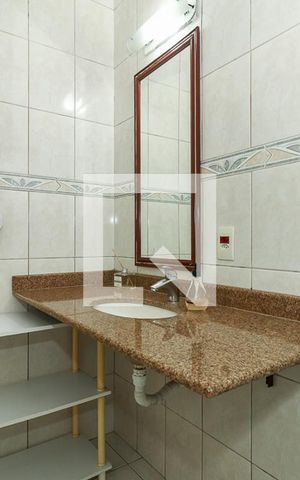 Casa de condomínio à venda com 247m², 3 quartos e 3 vagasBanheiro da Suíte