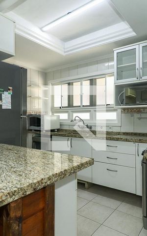 Casa de condomínio à venda com 247m², 3 quartos e 3 vagasCozinha