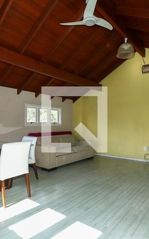 Casa de condomínio à venda com 247m², 3 quartos e 3 vagasSótão