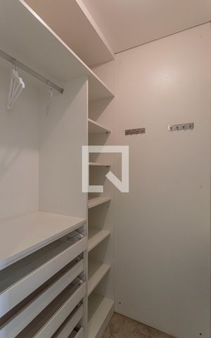 Apartamento à venda com 71m², 2 quartos e 2 vagas Apartamento à venda com 71m², 2 quartos e 2 vagasCloset da suíte