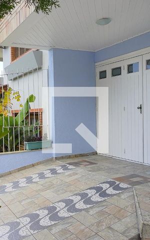 Casa à venda com 234m², 4 quartos e 2 vagasPátio Frente