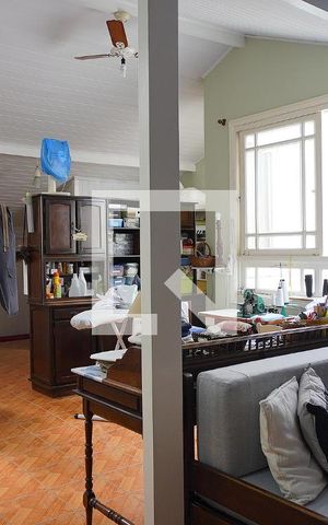 Casa à venda com 234m², 4 quartos e 2 vagasSotão