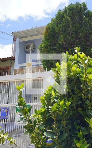 Casa à venda com 234m², 4 quartos e 2 vagasFachada