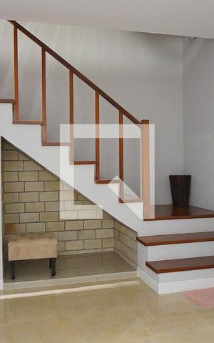 Casa à venda com 234m², 4 quartos e 2 vagasSala