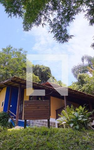 Casa para alugar com 300m², 4 quartos e 5 vagasFachada
