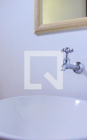 Casa para alugar com 300m², 4 quartos e 5 vagasLavabo