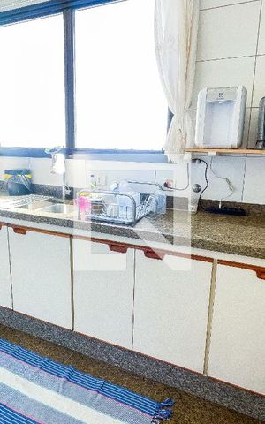 Apartamento para alugar com 238m², 3 quartos e 3 vagas Apartamento para alugar com 238m², 3 quartos e 3 vagasCozinha