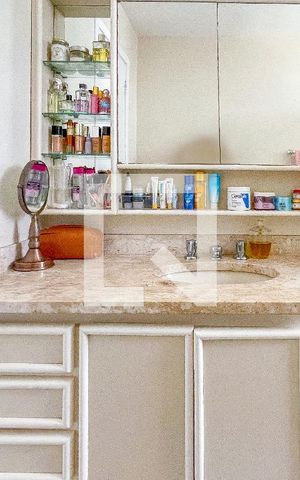 Apartamento para alugar com 238m², 3 quartos e 3 vagas Apartamento para alugar com 238m², 3 quartos e 3 vagasBanheiro da Suíte 2
