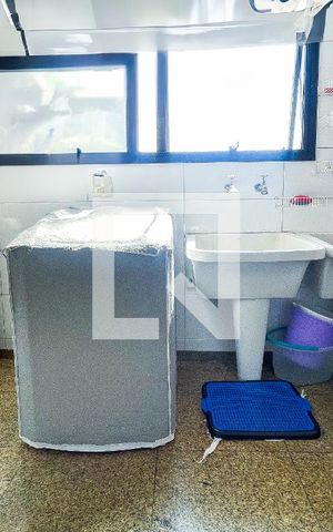 Apartamento para alugar com 238m², 3 quartos e 3 vagas Apartamento para alugar com 238m², 3 quartos e 3 vagasLavanderia