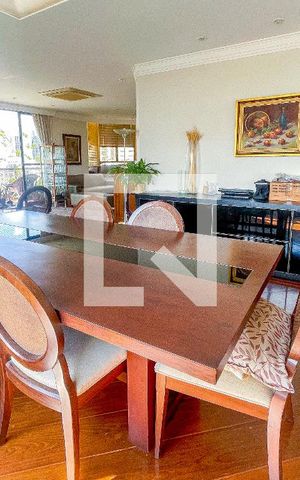 Apartamento para alugar com 238m², 3 quartos e 3 vagas Apartamento para alugar com 238m², 3 quartos e 3 vagasSala