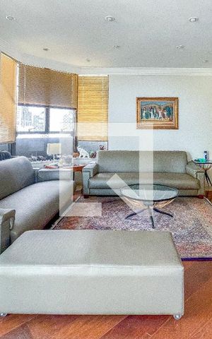 Apartamento para alugar com 238m², 3 quartos e 3 vagas Apartamento para alugar com 238m², 3 quartos e 3 vagasSala