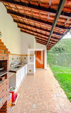 Casa à venda com 365m², 4 quartos e 4 vagasChurrasqueira