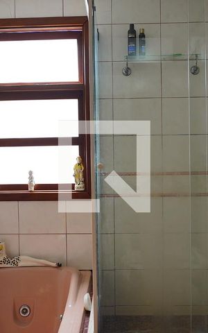Casa para alugar com 350m², 3 quartos e 2 vagasBanheiro da Suíte