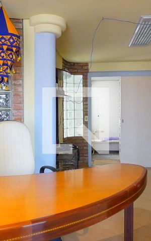 Casa para alugar com 350m², 3 quartos e 2 vagasEscritório