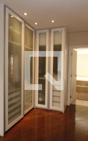 Apartamento à venda com 320m², 4 quartos e 4 vagasQuarto 2 - Suíte
