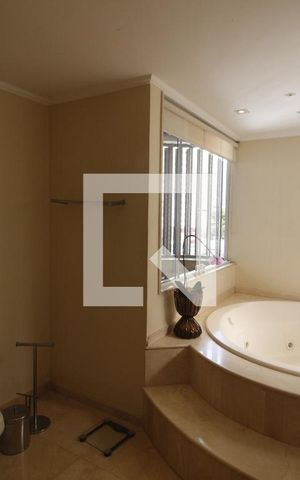 Apartamento à venda com 320m², 4 quartos e 4 vagasBanheiro da Suíte