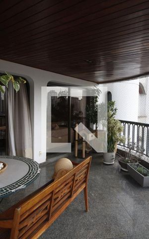 Apartamento à venda com 320m², 4 quartos e 4 vagasSacada